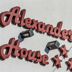 ALEXANDER HOUSE-DEVA, Deva program de funcționare