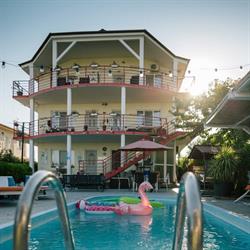 Vila primavera, Vama Veche program de funcționare