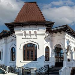 Maisonette, Câmpulung program de funcționare