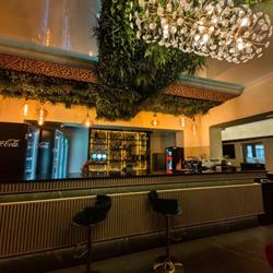 Eight Ball Lounge, Oneşti program de funcționare