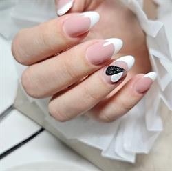 Pretty Nails, Bucureşti program de funcționare