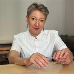 Daniela Buşneag, Bucureşti program de funcționare