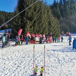 Azuga Tabere, program de funcționare