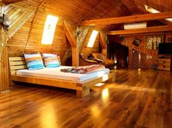 Wooden Attic, Braşov program de funcționare
