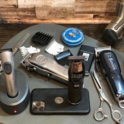 Urban Blade Barber, Bucureşti program de funcționare