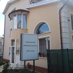 Batraneti Linistite- Papu si Maia, Bucureşti program de funcționare