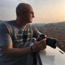 Andi Vasilache Photographer, Bucureşti program de funcționare