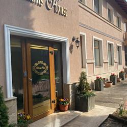 Williams House, Hunedoara program de funcționare