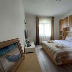 Casa Crinei, Jurilovca program de funcționare