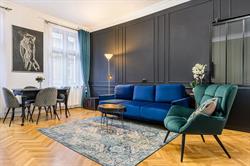 Colins Place, Braşov program de funcționare