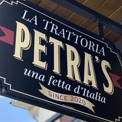Petra's, Moineşti program de funcționare