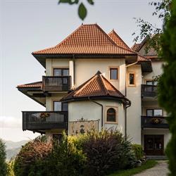 Nobillis - Carpathian Residence, Peştera program de funcționare