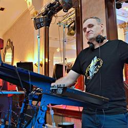 Dj Oradea - Dj Narcis, program de funcționare