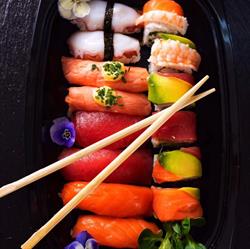 May Sushi, Alba Iulia program de funcționare