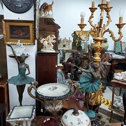 ANTIQUE Cufărul Cu Vechituri, Bucureşti program de funcționare
