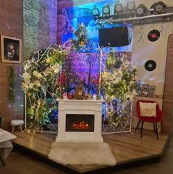 Eleni's Greek Taverna, Ovidiu program de funcționare