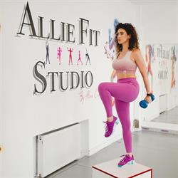 Allie Fit Studio, Voluntari program de funcționare