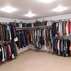 IRIS Ella Fashion, Hârlău program de funcționare
