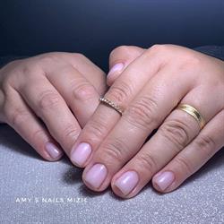 Amy S Nails Mizil, program de funcționare