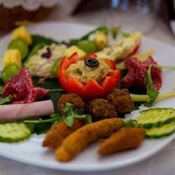 Rhédey bistro és vendégház, Sângeorgiu de Pădure program de funcționare