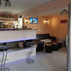 Caffe Bar M9, Uricani program de funcționare