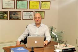 Dr. Adrian Cărămidă-Chirurgie plastică şi estetică, Timişoara program de funcționare