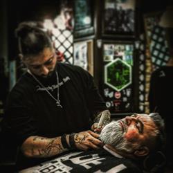 Anarchy Madhouse of Barbers, Galaţi program de funcționare