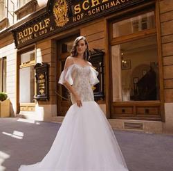 Royal Dresses, Oradea program de funcționare