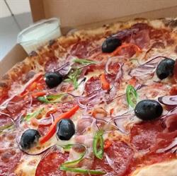 Pizzeria D&D, Band program de funcționare