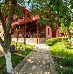 Casa dintre munti Karina, Nehoiu program de funcționare