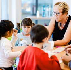 Perspective Danes, program de funcționare