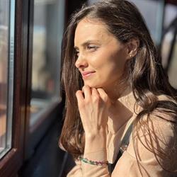 Ioana Serban Hipnoterapeut/Facilitator Constelatii Sistemice Familiale, Bucureşti program de funcționare