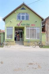 Vegyke Áruház, Ineu program de funcționare