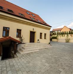 Berg House 31, Săcele program de funcționare