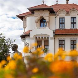 Liceul Greco-Catolic Iuliu Maniu, Oradea program de funcționare