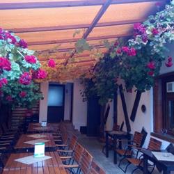 GUSTO BAR La doi prieteni, Braşov program de funcționare