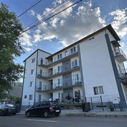 Glow GuestHouse Costinesti, program de funcționare