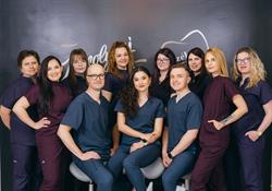 SzékelyDental Gyergyószentmiklósi Fogászat Fogászati Implantátumok, Parodontológia, Szájsebészet, Gheorgheni program de funcționare