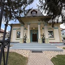 Casa Portugheza by Liz (bikers stop), Pucioasa program de funcționare