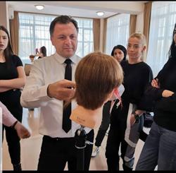 Toni Stoenescu Studio, Bucureşti program de funcționare