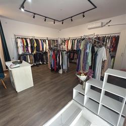 Haine Outlet Huedin, program de funcționare