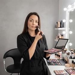 Giuliana MakeUp Valea Lupului, program de funcționare