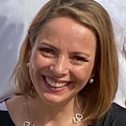 Györfi Ildikó Kozmetikus, Crasna program de funcționare