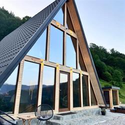 Atipic Chalet, Holda program de funcționare