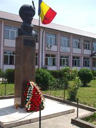 Liceul Teoretic Urlati, program de funcționare