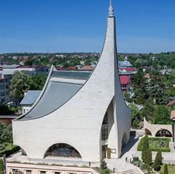 Biserica Sfânta Tereza a Pruncului Isus, Iaşi program de funcționare